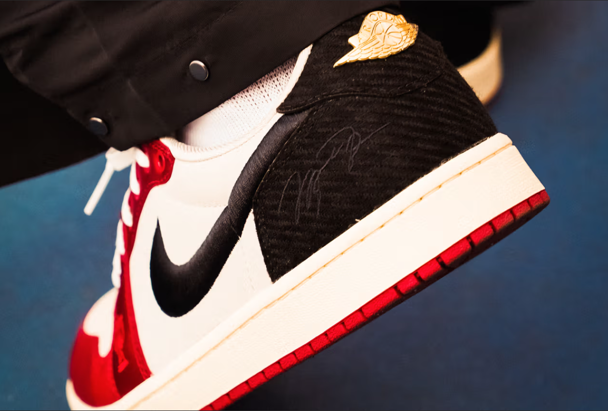 TROPHY ROOM X AIR JORDAN 1 RETRO LOW OG SP 'ROOKIE CARD-AWAY'